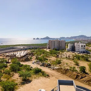 Stunning 2 Bedroom, 2 Bathroom Just A 5 Minute Drive To The Apartment